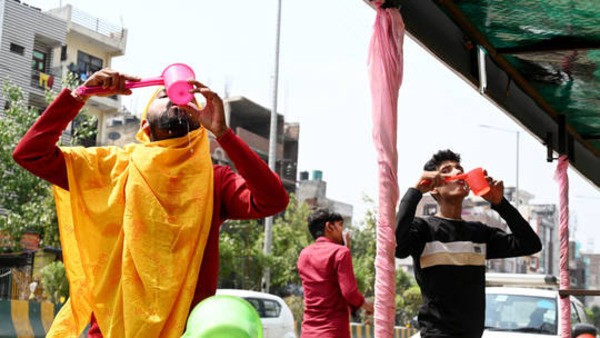 Heatwave triggers emergency alert in India as elections reach climax