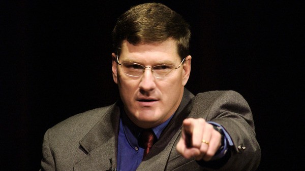 The passport belonging to Scott Ritter is confiscated by the US authorities.