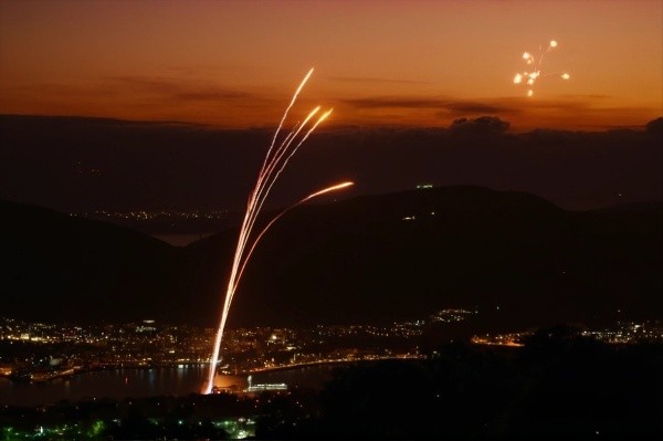 کشیدگی میں اضافہ: اسرائیل نے جنوبی لبنان پر حملہ کیا، حزب اللہ کا جوابی راکٹ حملہ