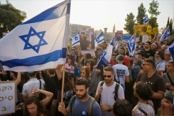 Mass Protests Erupt in Israel Following Deaths of Hostages in Gaza