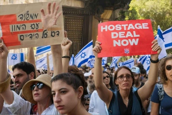 Tensions Escalate as Hamas Threatens Captives' Lives Amid Israeli Raids