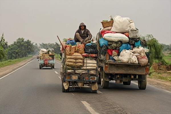 Thousands Flee Homs as Opposition Forces Advance