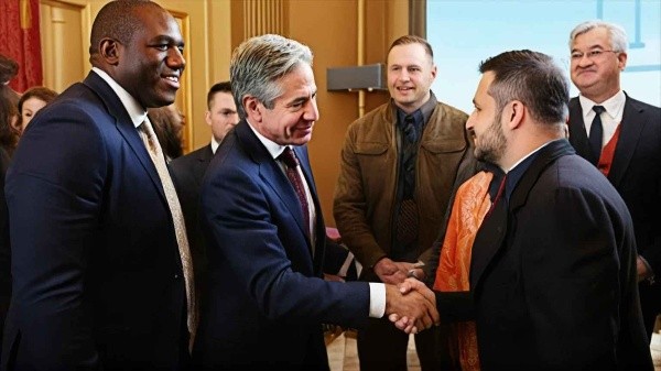 US Contemplates Allowing Ukraine to Strike Inside Russia, Provoking Strong Reactions from Putin