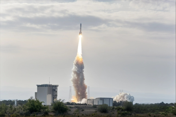 یورپ کا آریان 6 اپنی پہلی پرواز میں کامیابی سے لانچ ہوگیا۔