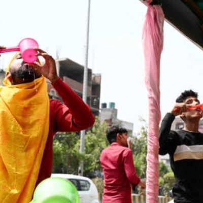 Heatwave triggers emergency alert in India as elections reach climax