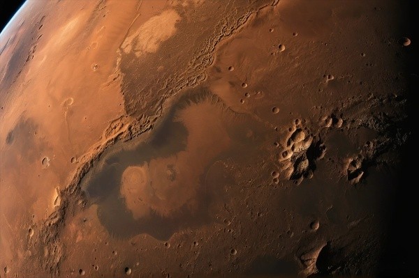 Hidden Ocean on Mars: A New Hope for Human Settlement?