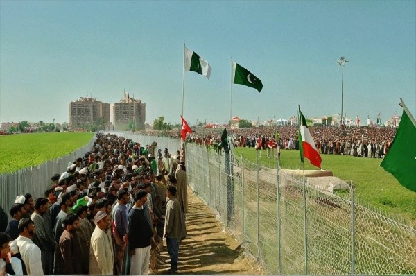 پاکستان نے افغان مہاجرین کی بے دخلی کے دوسرے مرحلے کا آغاز کر دیا