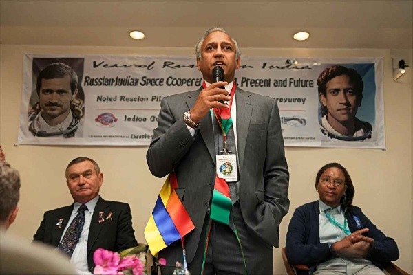 راکیش شرما: خلا میں جانے والے پہلے بھارتی کی عالمی تعاون کی اپیل