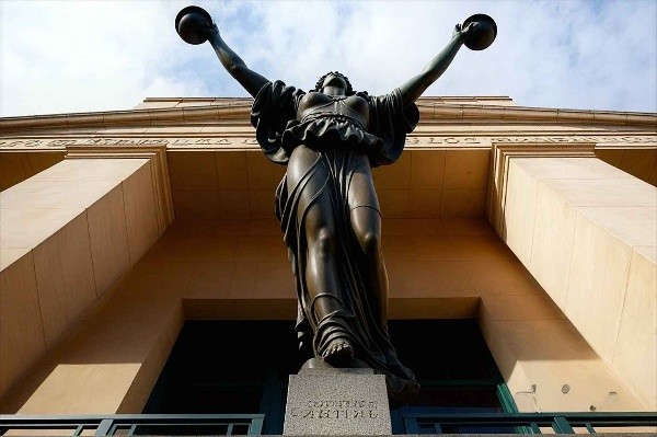 امریکی شہری کو 50 ملین ڈالرز معاوضہ، 10 سال جیل میں رہنے کے بعد قتل کے الزام سے بری